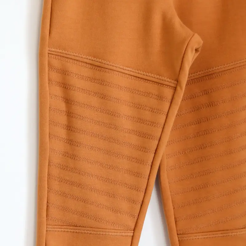 Renfort genoux détails